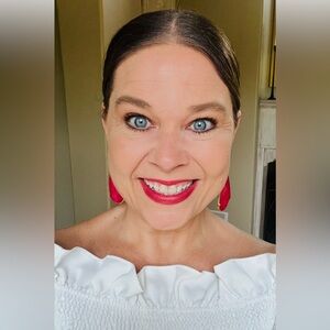 Meet your Posher, Kelly